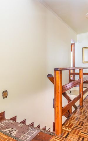 Casa à venda com 243m², 3 quartos e 2 vagas