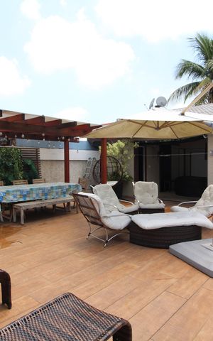 Casa de condomínio à venda com 271m², 4 quartos e 4 vagasÁrea Externa