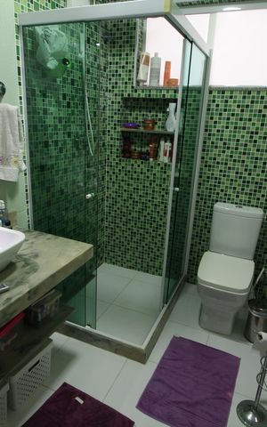 Casa de condomínio à venda com 271m², 4 quartos e 4 vagasBanheiro Social 1