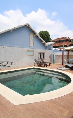 Casa de condomínio à venda com 271m², 4 quartos e 4 vagasÁrea Externa