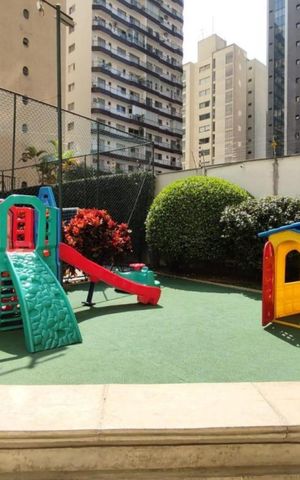 Apartamento à venda com 182m², 5 quartos e 3 vagasÁrea comum - Playground