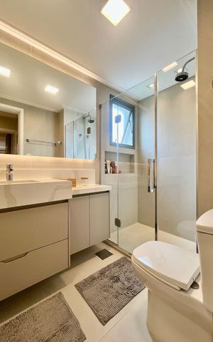 Apartamento à venda com 228m², 3 quartos e 2 vagas Apartamento à venda com 228m², 3 quartos e 2 vagasBanheiro da Suíte Master