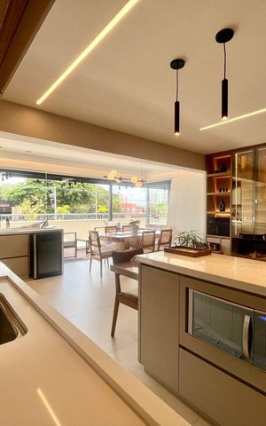 Apartamento à venda com 228m², 3 quartos e 2 vagas Apartamento à venda com 228m², 3 quartos e 2 vagasCozinha