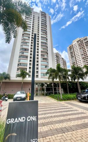 Apartamento à venda com 228m², 3 quartos e 2 vagas Apartamento à venda com 228m², 3 quartos e 2 vagasFachada
