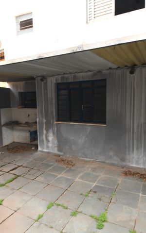 Casa à venda com 330m², 3 quartos e 4 vagasQuintal