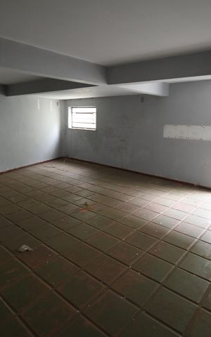 Casa à venda com 330m², 3 quartos e 4 vagasSalão