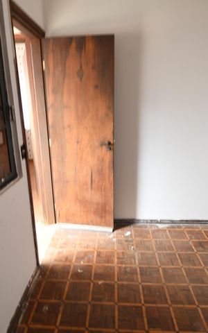 Casa à venda com 330m², 3 quartos e 4 vagasQuarto de Serviço