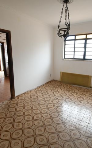 Casa à venda com 330m², 3 quartos e 4 vagasSala 2