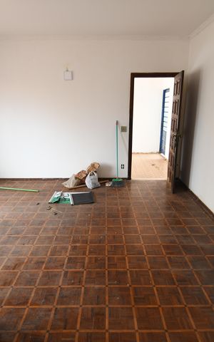 Casa à venda com 330m², 3 quartos e 4 vagasSala 1