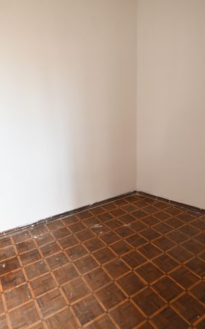 Casa à venda com 330m², 3 quartos e 4 vagasQuarto de Serviço