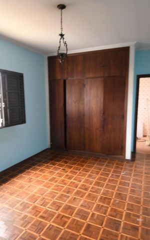 Casa à venda com 330m², 3 quartos e 4 vagasQuarto 3 - Suíte