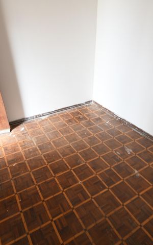 Casa à venda com 330m², 3 quartos e 4 vagasQuarto de Serviço