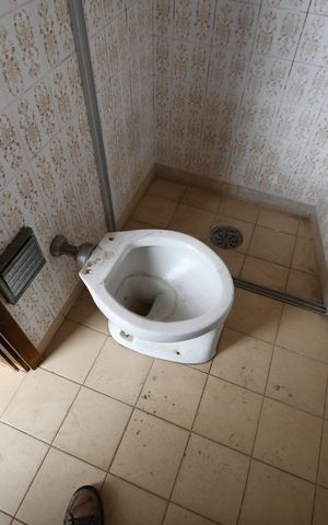 Casa à venda com 330m², 3 quartos e 4 vagasBanheiro de serviço