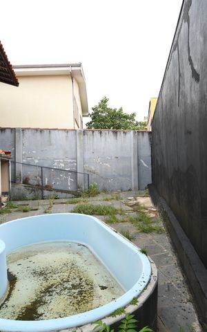 Casa à venda com 330m², 3 quartos e 4 vagasQuintal