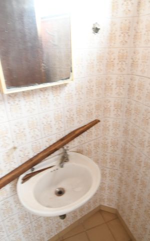 Casa à venda com 330m², 3 quartos e 4 vagasBanheiro de serviço