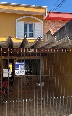 Casa à venda com 96m², 2 quartos e 1 vaga Casa à venda com 96m², 2 quartos e 1 vagaFachada