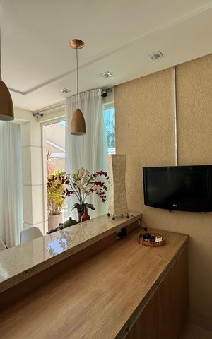 Casa de condomínio à venda com 450m², 4 quartos e 3 vagas Casa de condomínio à venda com 450m², 4 quartos e 3 vagasÁrea externa