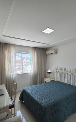 Casa de condomínio à venda com 450m², 4 quartos e 3 vagas Casa de condomínio à venda com 450m², 4 quartos e 3 vagasSuíte 1
