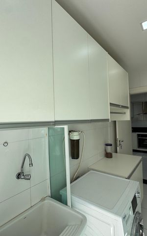 Casa de condomínio à venda com 450m², 4 quartos e 3 vagas Casa de condomínio à venda com 450m², 4 quartos e 3 vagasÁrea de Serviço