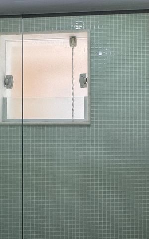 Casa de condomínio à venda com 450m², 4 quartos e 3 vagas Casa de condomínio à venda com 450m², 4 quartos e 3 vagasSuíte 1 - Banheiro
