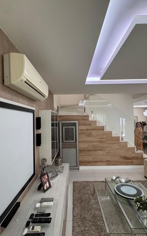 Casa de condomínio à venda com 450m², 4 quartos e 3 vagas Casa de condomínio à venda com 450m², 4 quartos e 3 vagasSala