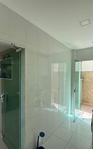 Casa de condomínio à venda com 450m², 4 quartos e 3 vagas Casa de condomínio à venda com 450m², 4 quartos e 3 vagasÁrea de Serviço