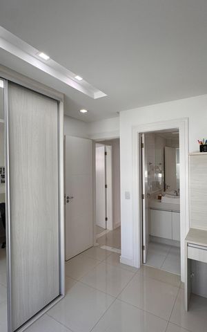 Casa de condomínio à venda com 450m², 4 quartos e 3 vagas Casa de condomínio à venda com 450m², 4 quartos e 3 vagasSuíte 2