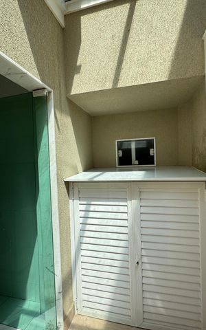 Casa de condomínio à venda com 450m², 4 quartos e 3 vagas Casa de condomínio à venda com 450m², 4 quartos e 3 vagasÁrea externa