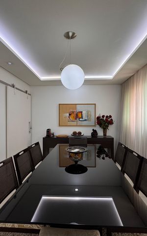 Casa de condomínio à venda com 450m², 4 quartos e 3 vagas Casa de condomínio à venda com 450m², 4 quartos e 3 vagasSala