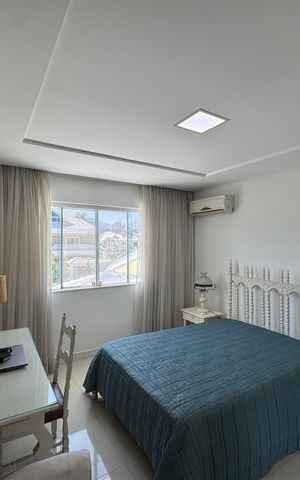 Casa de condomínio à venda com 450m², 4 quartos e 3 vagas Casa de condomínio à venda com 450m², 4 quartos e 3 vagasSuíte 1