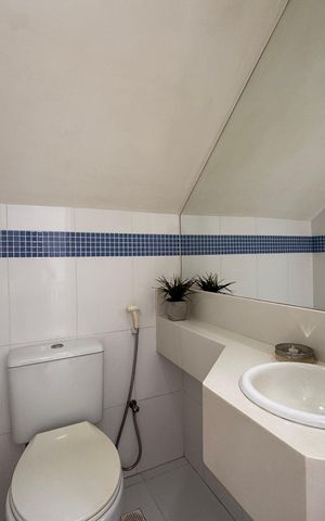 Casa de condomínio à venda com 450m², 4 quartos e 3 vagas Casa de condomínio à venda com 450m², 4 quartos e 3 vagasSótão - Lavabo
