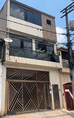 Casa à venda com 420m², 6 quartos e sem vaga Casa à venda com 420m², 6 quartos e sem vagaGaragem