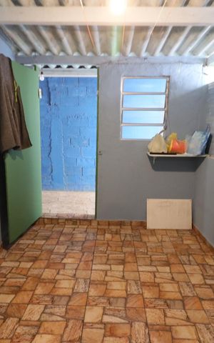 Casa à venda com 250m², 3 quartos e 2 vagasÁrea de Serviço