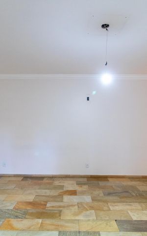 Casa de condomínio à venda com 326m², 4 quartos e 6 vagas Casa de condomínio à venda com 326m², 4 quartos e 6 vagasSalas