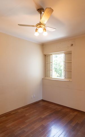 Casa de condomínio à venda com 326m², 4 quartos e 6 vagas Casa de condomínio à venda com 326m², 4 quartos e 6 vagasSuíte 02