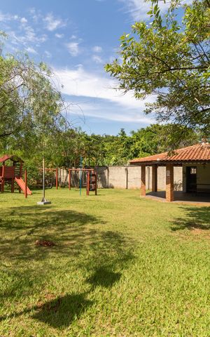 Casa de condomínio à venda com 326m², 4 quartos e 6 vagas Casa de condomínio à venda com 326m², 4 quartos e 6 vagasÁrea comum