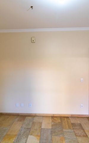 Casa de condomínio à venda com 326m², 4 quartos e 6 vagas Casa de condomínio à venda com 326m², 4 quartos e 6 vagasSala de Jantar