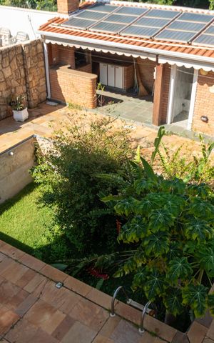 Casa de condomínio à venda com 326m², 4 quartos e 6 vagas Casa de condomínio à venda com 326m², 4 quartos e 6 vagasQuarto 02