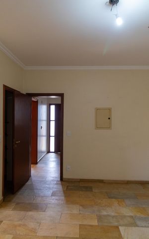 Casa de condomínio à venda com 326m², 4 quartos e 6 vagas Casa de condomínio à venda com 326m², 4 quartos e 6 vagasSala de Jantar