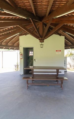 Casa de condomínio à venda com 326m², 4 quartos e 6 vagas Casa de condomínio à venda com 326m², 4 quartos e 6 vagasÁrea comum