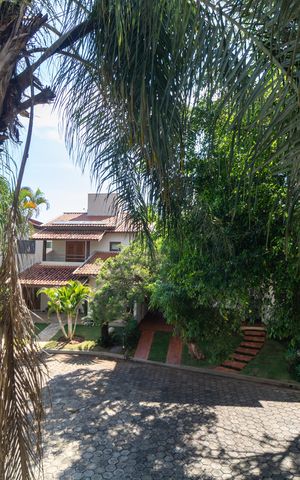 Casa de condomínio à venda com 326m², 4 quartos e 6 vagas Casa de condomínio à venda com 326m², 4 quartos e 6 vagasSacada da Suíte 01