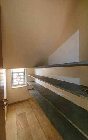 Casa de condomínio à venda com 326m², 4 quartos e 6 vagas Casa de condomínio à venda com 326m², 4 quartos e 6 vagasDespensa