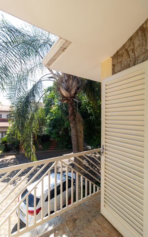 Casa de condomínio à venda com 326m², 4 quartos e 6 vagas Casa de condomínio à venda com 326m², 4 quartos e 6 vagasSacada da Suíte 01