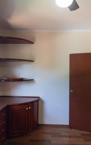 Casa de condomínio à venda com 326m², 4 quartos e 6 vagas Casa de condomínio à venda com 326m², 4 quartos e 6 vagasQuarto 02