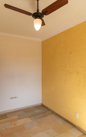 Casa de condomínio à venda com 326m², 4 quartos e 6 vagas Casa de condomínio à venda com 326m², 4 quartos e 6 vagasSala de TV