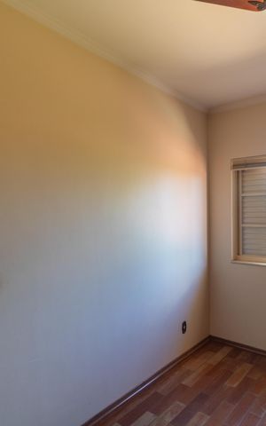 Casa de condomínio à venda com 326m², 4 quartos e 6 vagas Casa de condomínio à venda com 326m², 4 quartos e 6 vagasQuarto 01