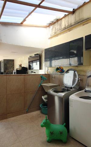 Casa de condomínio à venda com 250m², 4 quartos e 3 vagasÁrea de Serviço