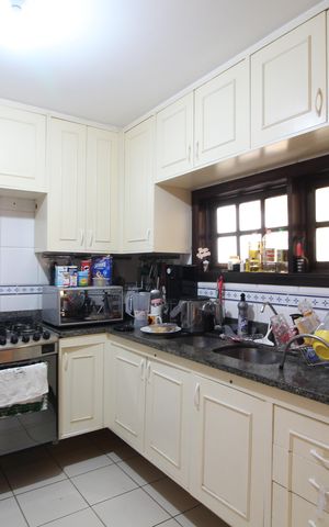 Casa de condomínio à venda com 250m², 4 quartos e 3 vagasCozinha