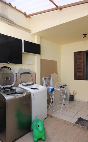 Casa de condomínio à venda com 250m², 4 quartos e 3 vagasÁrea de Serviço