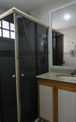 Casa de condomínio à venda com 250m², 4 quartos e 3 vagasBanheiro Social 2